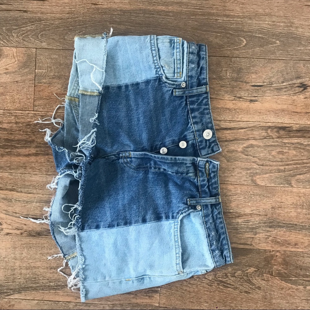 Urban outfitters patch shorts low rise 28